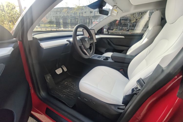 特斯拉 Model Y 2022款 Performance高性能全轮驱动版中控内饰7005