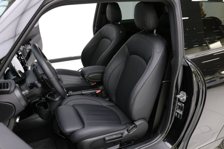 MINI 2023款 改款 2.0T COOPER S 艺术家局部细节57