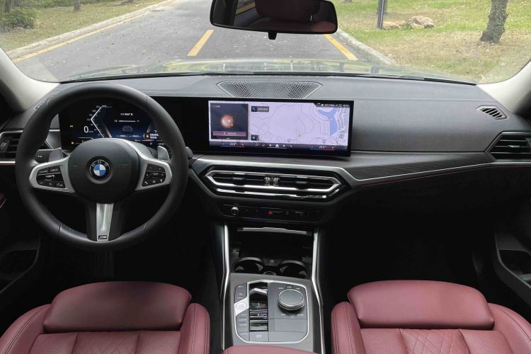 宝马3系 2024款 325i M运动套装中控内饰7005