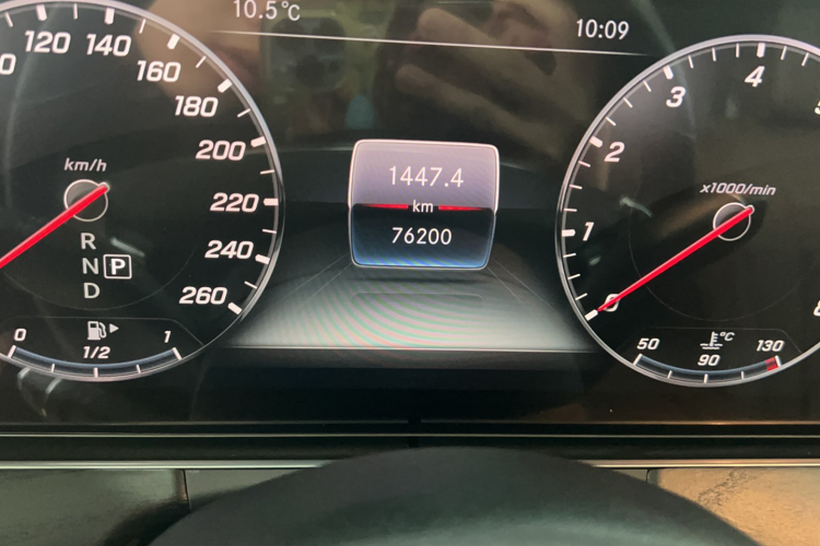 奔驰E级 2018款 改款 E 200 L 运动型中控内饰15