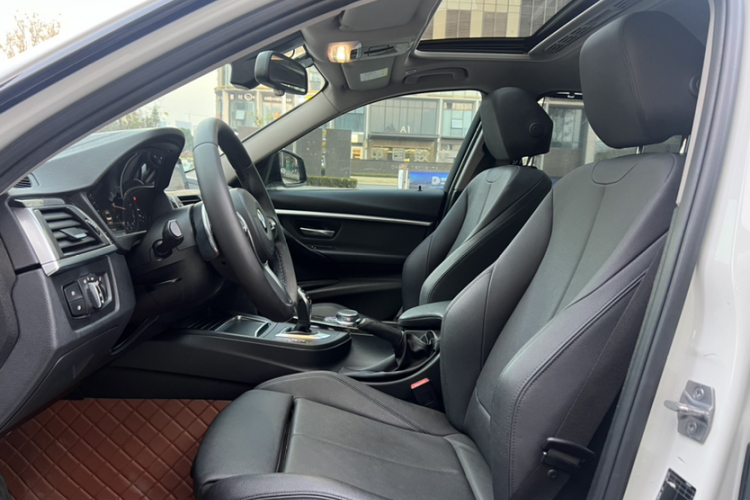 宝马3系 2018款 320Li M运动曜夜版局部细节19