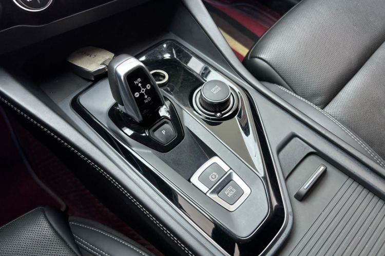 领克03 2022款 2.0TD DCT劲Pro中控内饰7005