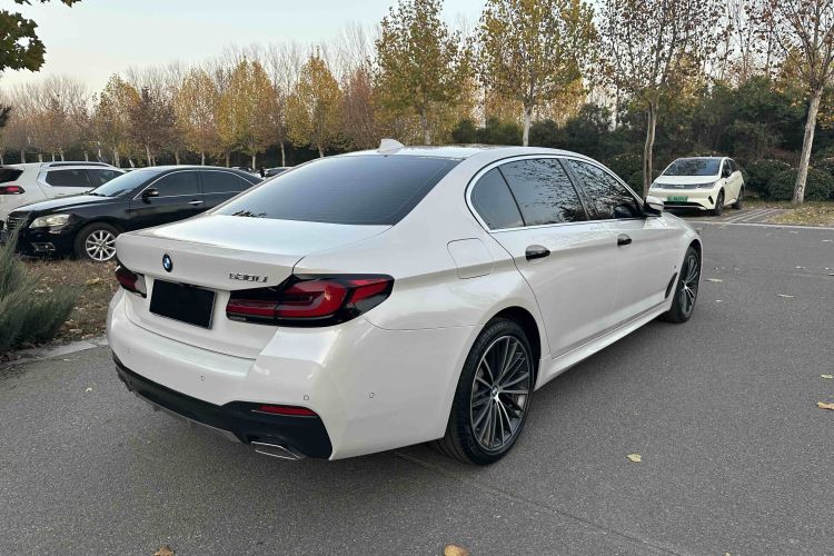 宝马5系 2022款 改款 530Li 领先型 M运动套装车身外观6011