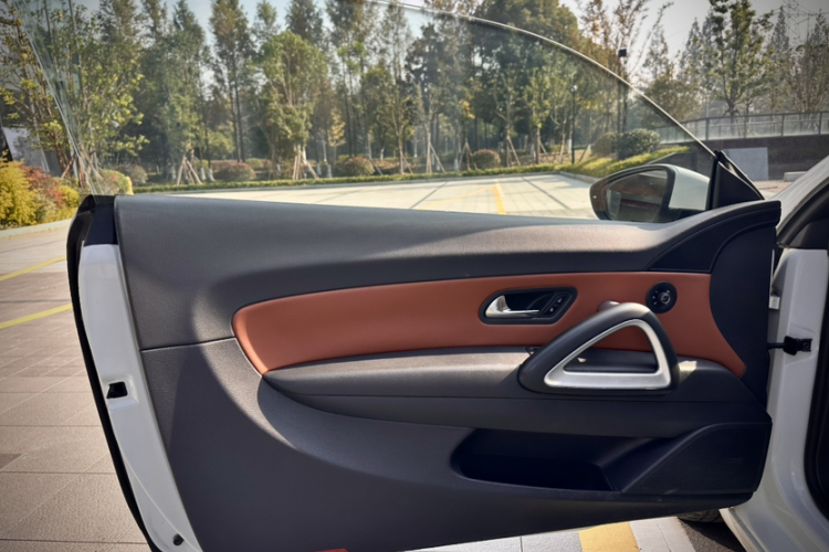 大众 尚酷 2015款 2.0TSI 豪华版中控内饰7010