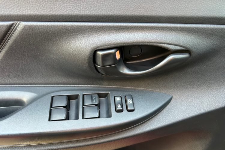 丰田 威驰 2019款 1.5L CVT创行版中控内饰7012