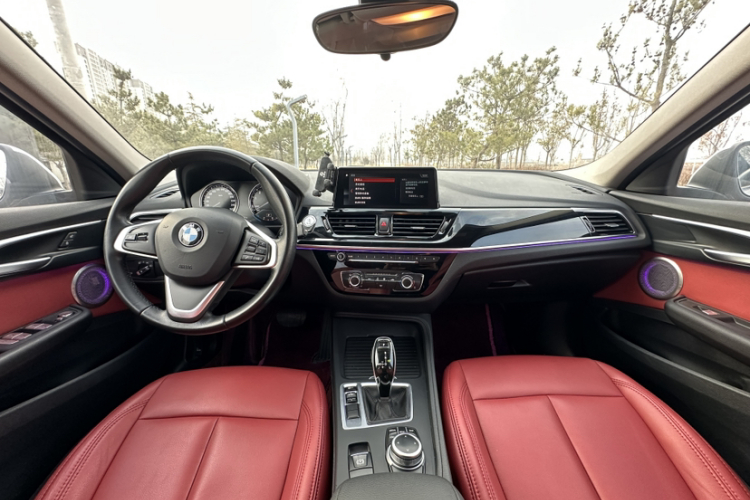 宝马1系 2021款 120i M运动版中控内饰7002
