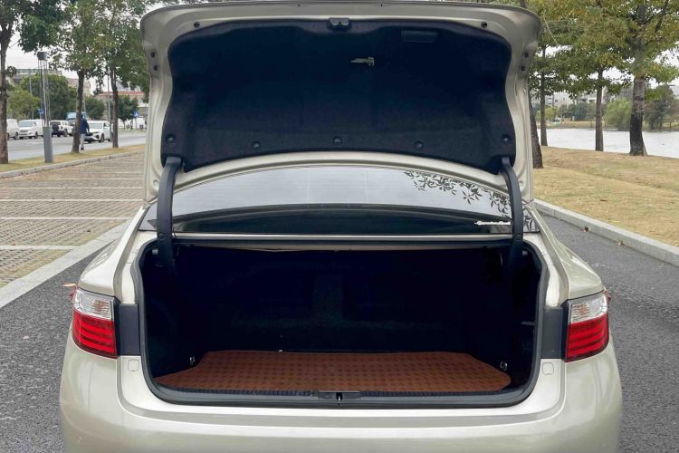 雷克萨斯ES 2013款 300h 精英版中控内饰7008