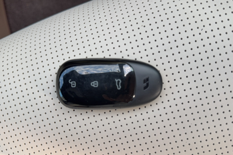 理想汽车 理想ONE 2021款 增程6座版中控内饰7004