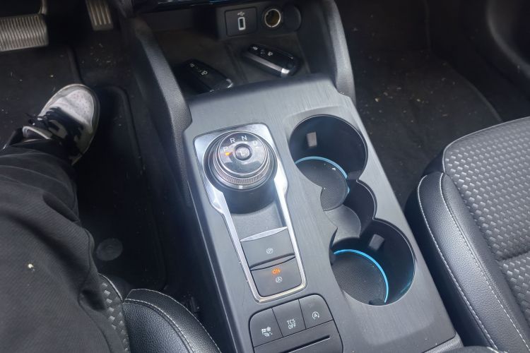 福特 福克斯 2020款 三厢 EcoBoost 180 自动锋潮型局部细节18