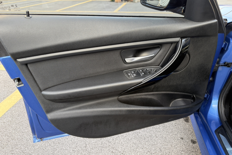 宝马3系 2017款 320Li M运动型局部细节9005