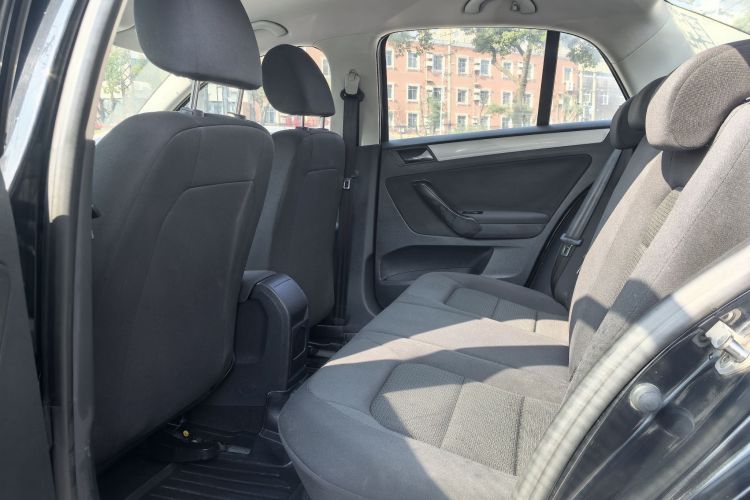 大众 宝来 2014款 1.6L 手动时尚型车身外观6010