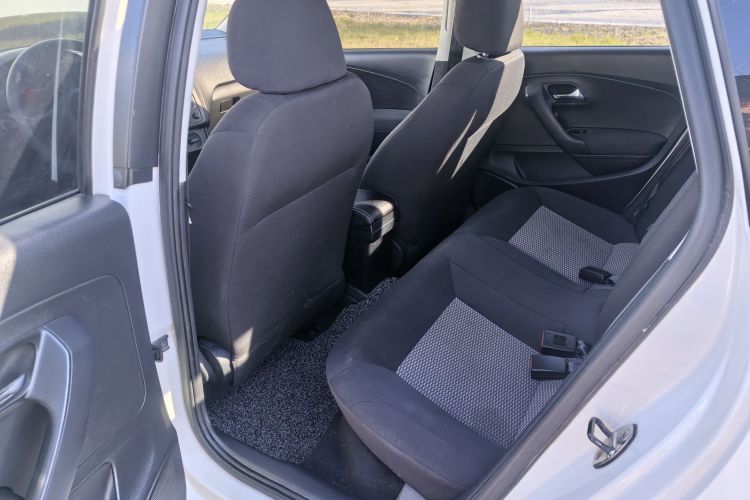 大众 Polo 2013款 1.4L 手动风尚版中控内饰7003