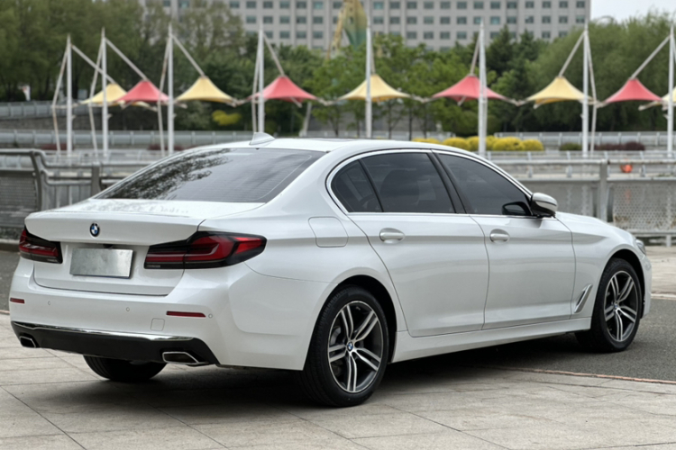 宝马5系 2021款 530Li xDrive 豪华套装车身外观6005