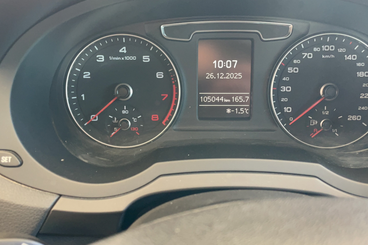 奥迪Q3 2018款 30周年年型 30 TFSI 标准型中控内饰15