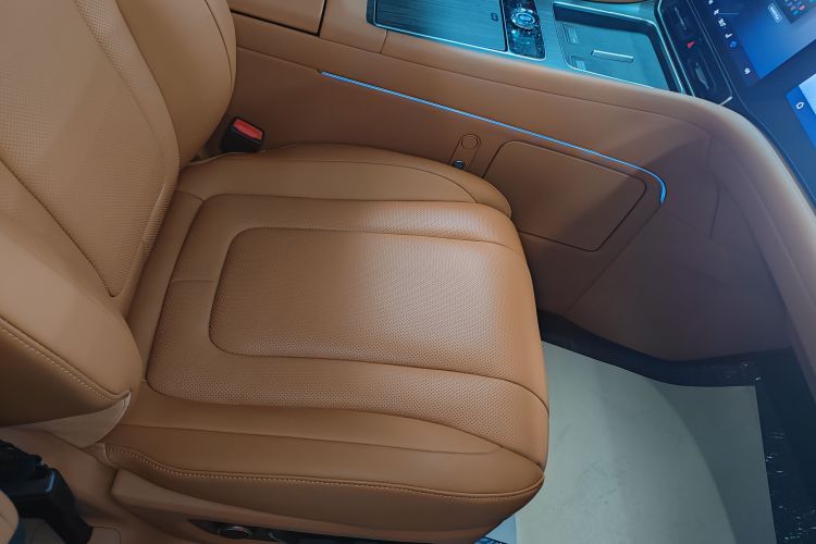 鸿蒙智行 问界M9 2025款 纯电 Ultra版 100kWh 5座版中控内饰7007