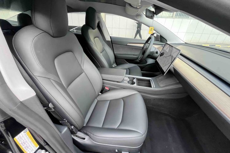 特斯拉 Model 3 2021款 标准续航后驱升级版 3D6中控内饰7014