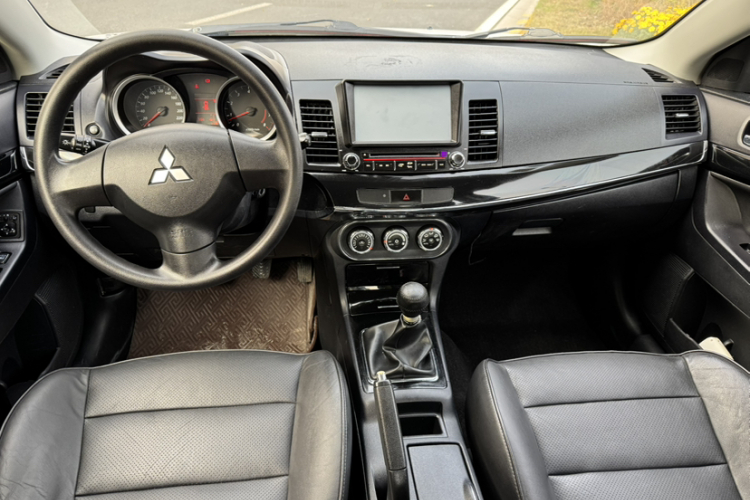 三菱 翼神 2012款 致尚版 1.8L 手动豪华型中控内饰7003