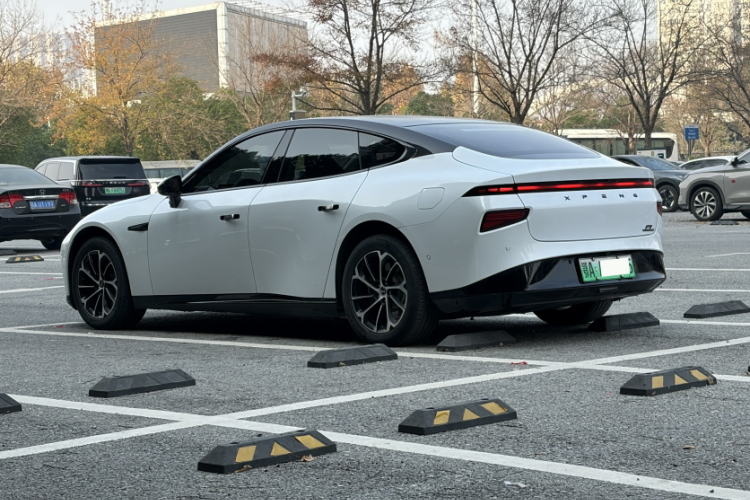 小鹏P7 2020款 670E车身外观6001