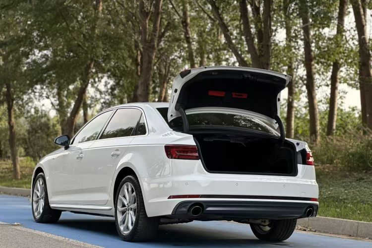 奥迪A4L 2018款 30周年年型 45 TFSI quattro 个性运动版车身外观6008