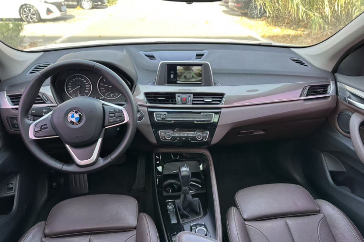 宝马X1 2018款 sDrive18Li 尊享型中控内饰7001