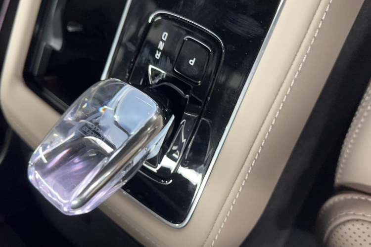 沃尔沃XC90新能源 2025款 改款 T8 智尊豪华版 7座局部细节18