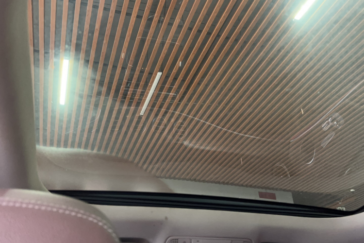 奔驰E级 2016款 E 300 L 豪华型局部细节22