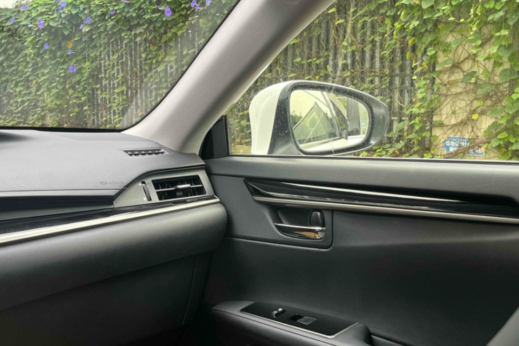 雷克萨斯ES 2015款 200 精英版中控内饰7002