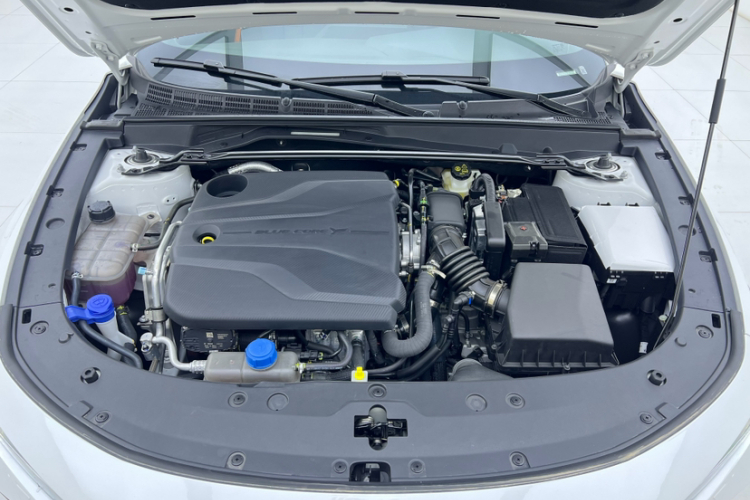 长安UNI-V 2024款 1.5T 尊贵型中控内饰7008