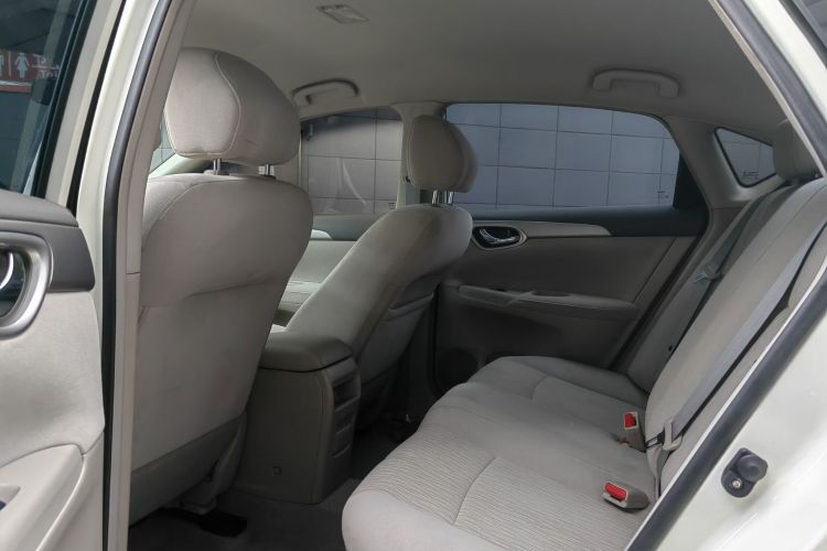 日产 轩逸 2012款 1.8XE CVT舒适版车身外观6007