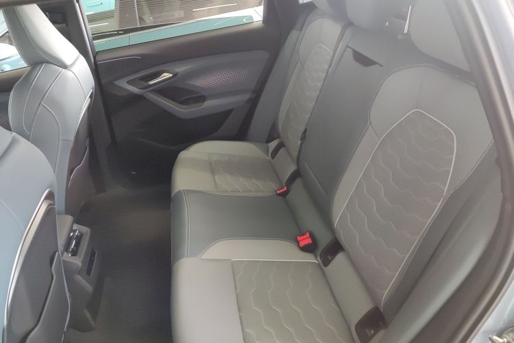 奥迪Q6L e-tron 2026款 首发领航版中控内饰7007