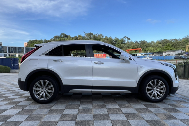 凯迪拉克XT4 2018款 28T 两驱豪华型车身外观6005