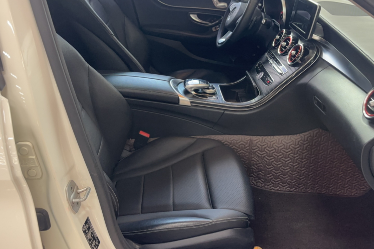 奔驰C级 2016款 C 180 L 运动型局部细节41