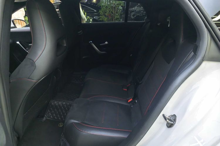 奔驰CLA 2022款 改款 CLA 200 猎跑车中控内饰7005