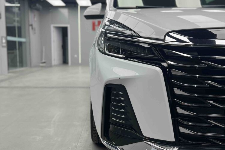 别克GL8 2023款 陆上公务舱 652T 豪华型车身外观6009