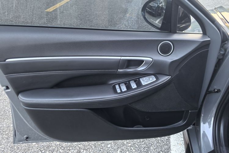 现代 索纳塔 2020款 270TGDi DCT GLS精英版中控内饰7003