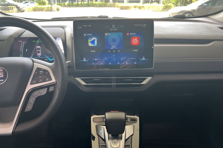 比亚迪 元新能源 2019款 EV535 高能领航版中控内饰7006