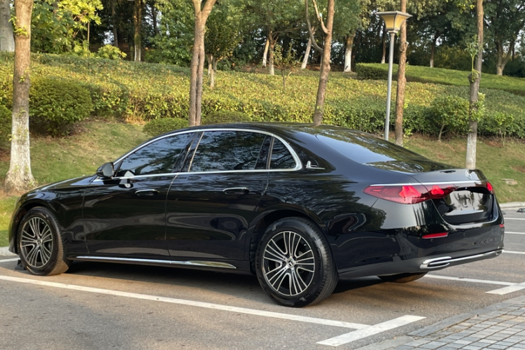 奔驰E级 2024款 E 260 L车身外观6004