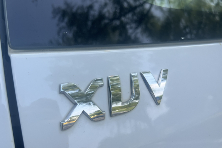 陆风X8 2014款 探索版 2.4L 汽油4X4豪华型车身外观6008