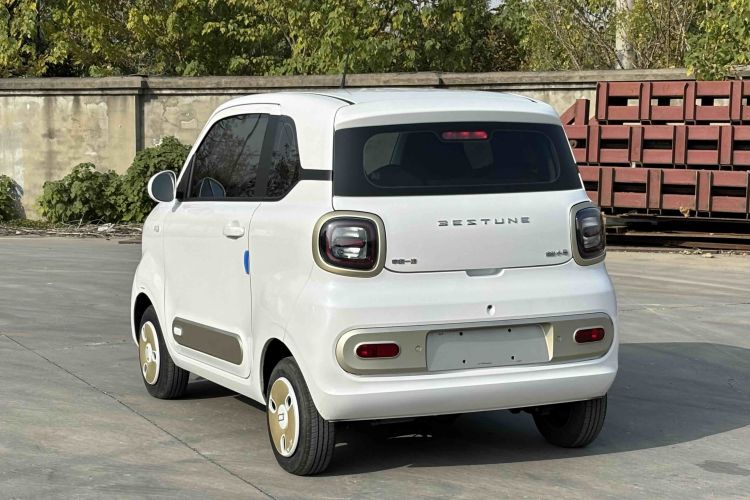 奔腾小马 2025款 222km 灵动马车身外观6002