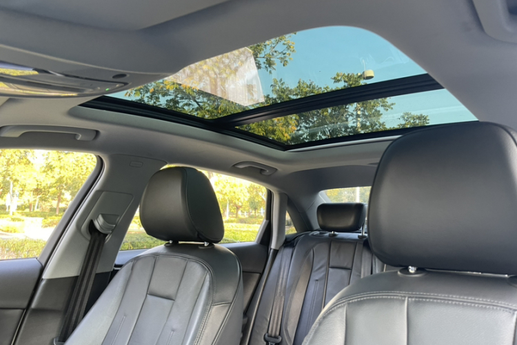 奥迪A4L 2019款 40 TFSI 时尚型 国VI中控内饰7003