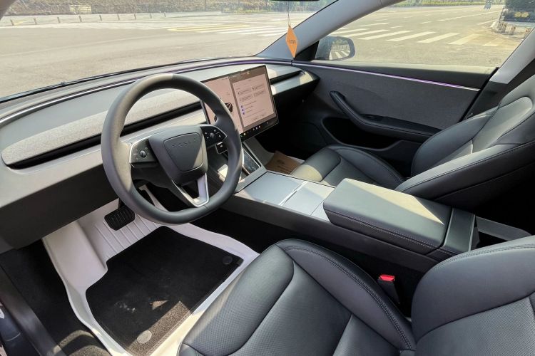 特斯拉 Model 3 2023款 后轮驱动版中控内饰7005