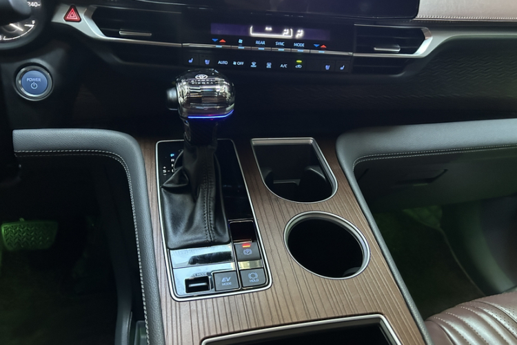 丰田 赛那SIENNA 2021款 2.5L混动 舒适版中控内饰7003