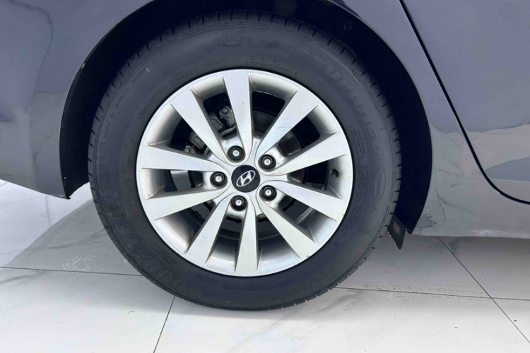 现代 名图 2014款 1.8L 自动智能型GLS局部细节9005