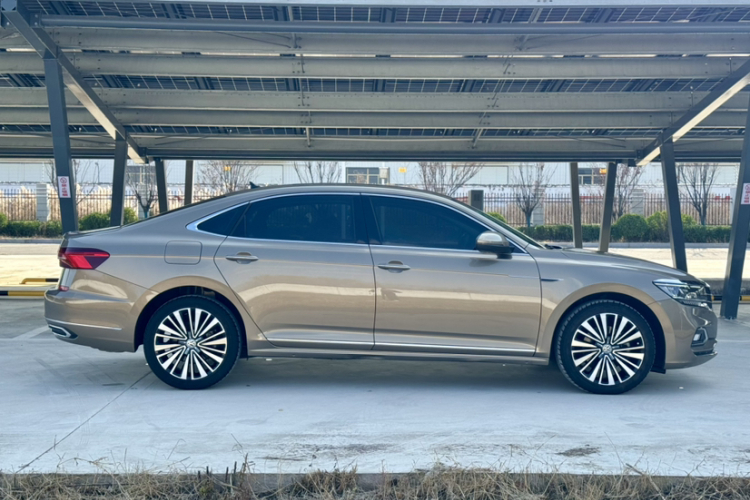 大众 帕萨特 2019款 380TSI 尊贵版 国VI车身外观6010