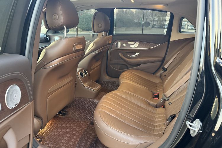 奔驰E级 2021款 E 300 L 尊贵型中控内饰7003