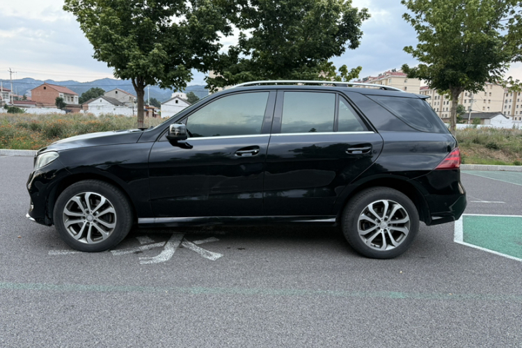 奔驰GLE 2016款 GLE 320 4MATIC 动感型车身外观6003