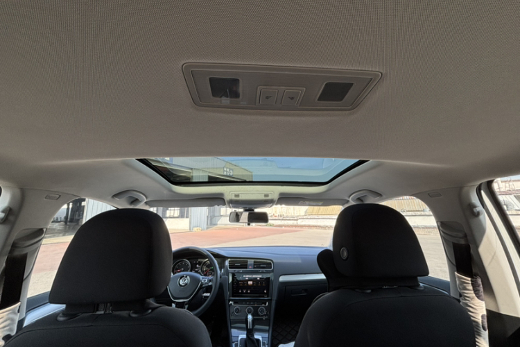 大众 高尔夫 2020款 200TSI DSG舒适进取版局部细节22