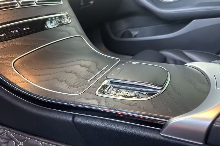 奔驰C级 2019款 改款 C 260 L 运动版中控内饰7002