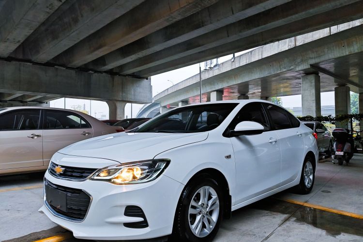 雪佛兰 科沃兹 2018款 320 手动欣悦版车身外观1