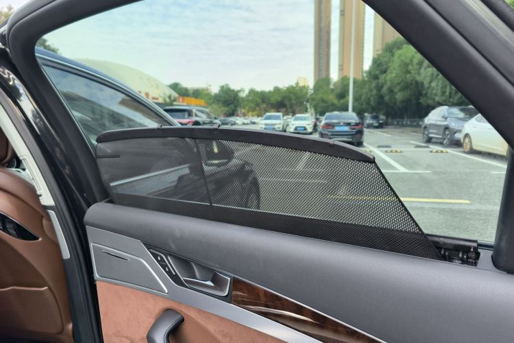 奥迪A8 2013款 A8L 45 TFSI quattro舒适型局部细节9011